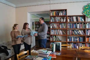Игорь Николаев стал участником акции «Дарите книги с любовью»