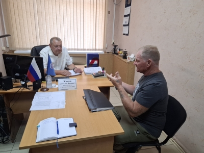 Депутат Думы Ставропольского края Анатолий Жданов провел прием граждан