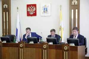 За неделю до очередного заседания