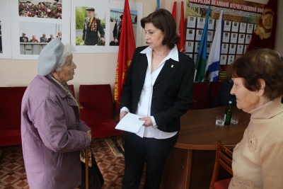 В общении с людьми