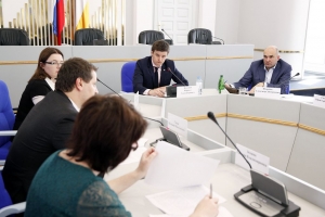 Депутаты обратили внимание на ситуацию в сфере госзакупок