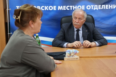 Николай Великдань провел личный прием граждан в Труновском муниципальном округе