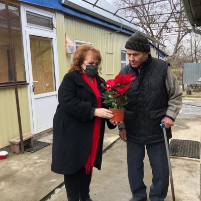 Лариса Фенёва поздравила ветерана Великой Отечественной войны Алексея Пичку с Днём рождения