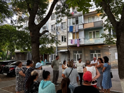 Николай Лопатин встретился с жителями домов по улице Озёрной в Ессентуках