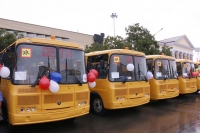Одиннадцать муниципалитетов края получили новые школьные автобусы