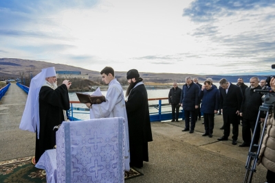 На Ставрополье освятили воду в Сенгилеевском водохранилище