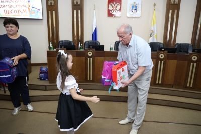 В Думе края состоялась традиционная акция  "Первый раз в первый класс"