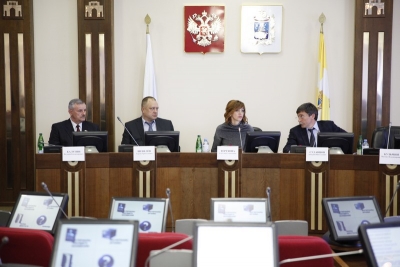 С корректировками определились