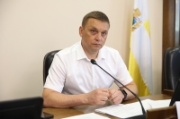 Депутаты рассматривают возможность расширения категорий школьников, имеющих право на госуслугу в сфере туризма
