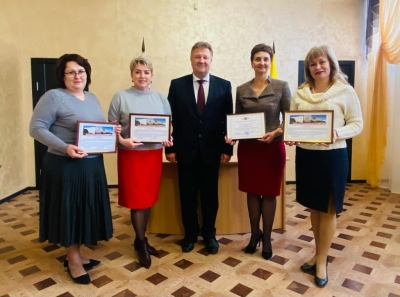 Сотрудникам кисловодского отдела ЗАГСа вручили грамоты Думы Ставропольского края