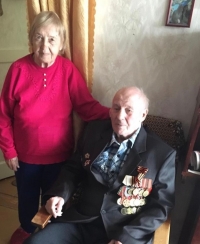 Помощники от имени депутата Р.А. Можейко поздравили ветеранов ВОВ с 74-ой годовщиной Победы