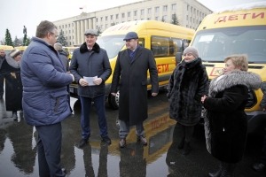 Школьный автопарк Ставрополья обновился
