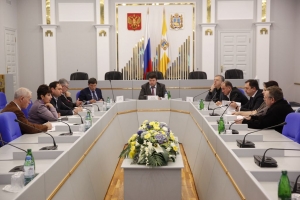 Депутаты не намерены ослаблять контроль над исполнением закона