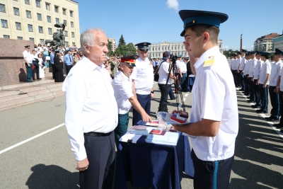 Председатель краевой Думы поздравил кадет Ставропольского президентского училища с получением аттестатов