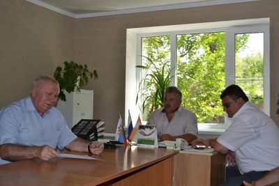 Юрий Белый провел прием граждан в селе Варениковском