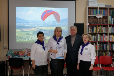 Депутат краевой Думы Николай Роев посетил модельную библиотеку в Предгорном округе