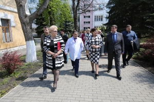 Определить острые потребности и найти материальные ресурсы