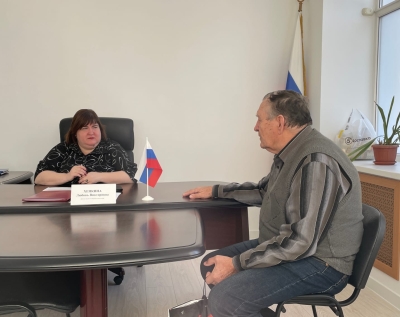 Любовь Хенкина провела прием граждан