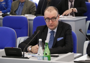 Внимание вопросам государственных и муниципальных закупок