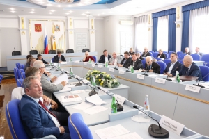 За месяц до векового юбилея ВЛКСМ