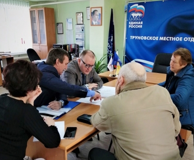 Краевой депутат Роман Завязкин провел прием в селе Донском