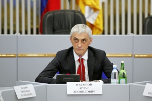 Депутаты рассмотрели новый порядок аккредитации в Думе и изменения в ряд действующих законов