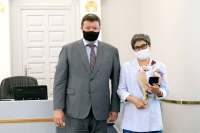 Сотрудники аппарата Думы и Контрольно-счетной палаты региона получили краевые награды