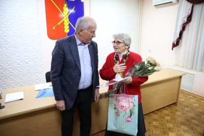 Николай Великдань передал государственные награды родным погибших героев Великой Отечественной войны
