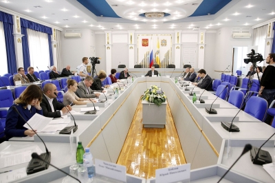 Почему "буксуют" законы?