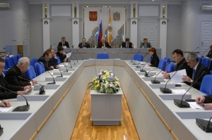 У ДЕПУТАТОВ ПЛОТНЫЙ ГРАФИК