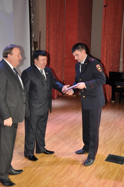 Депутаты поздравили стражей порядка