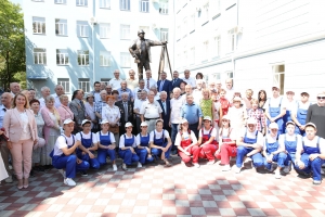 В Ставрополе открыли памятник строителю