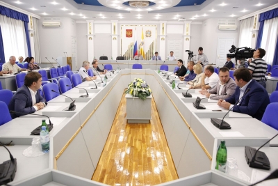 Законотворческая деятельность в самом разгаре