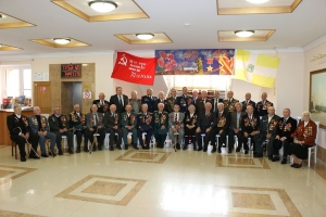 "Радость и слезы и солдатское – Ура!"