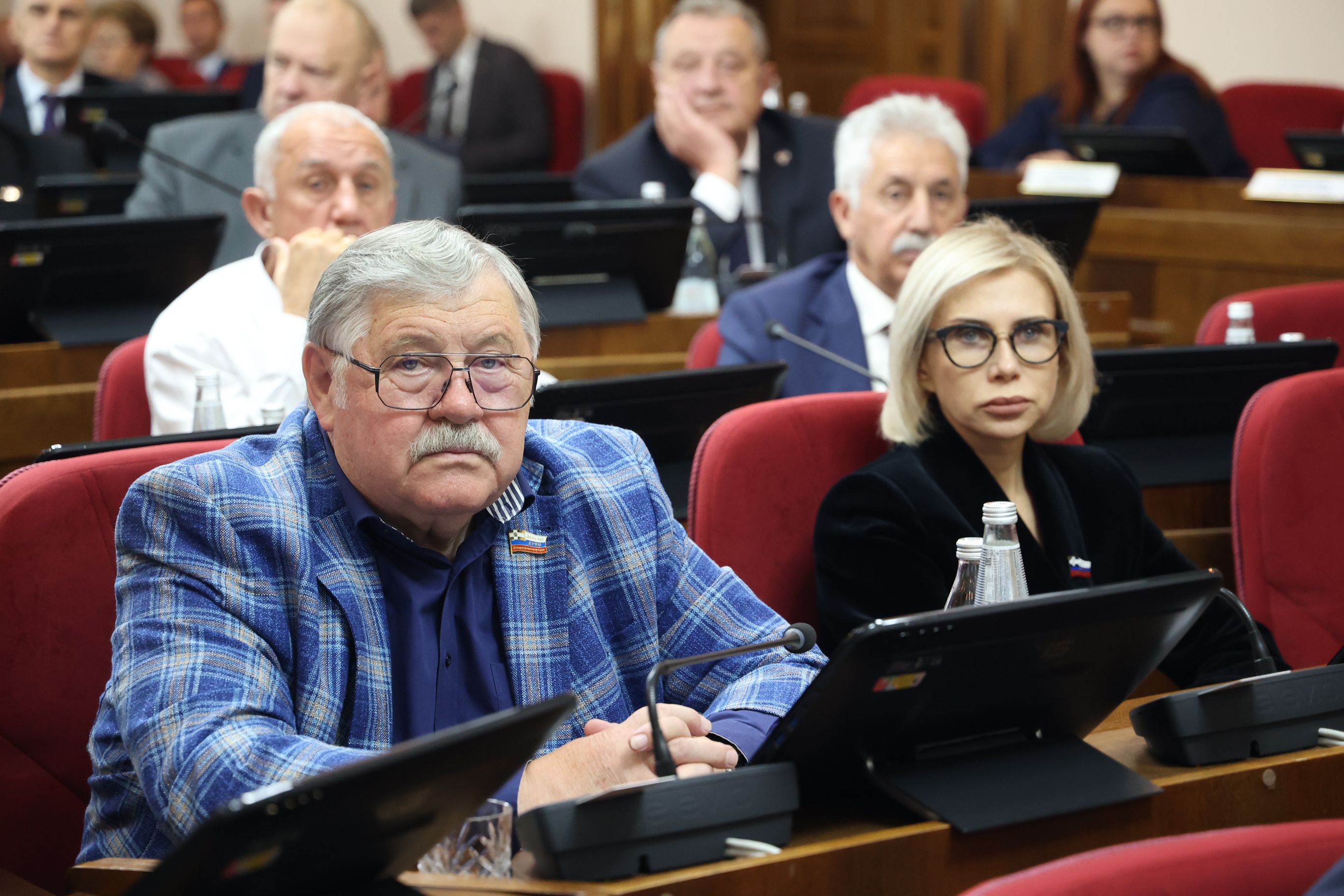 Депутаты поддержали проекты краевых законов, регулирующих бюджетную сферу