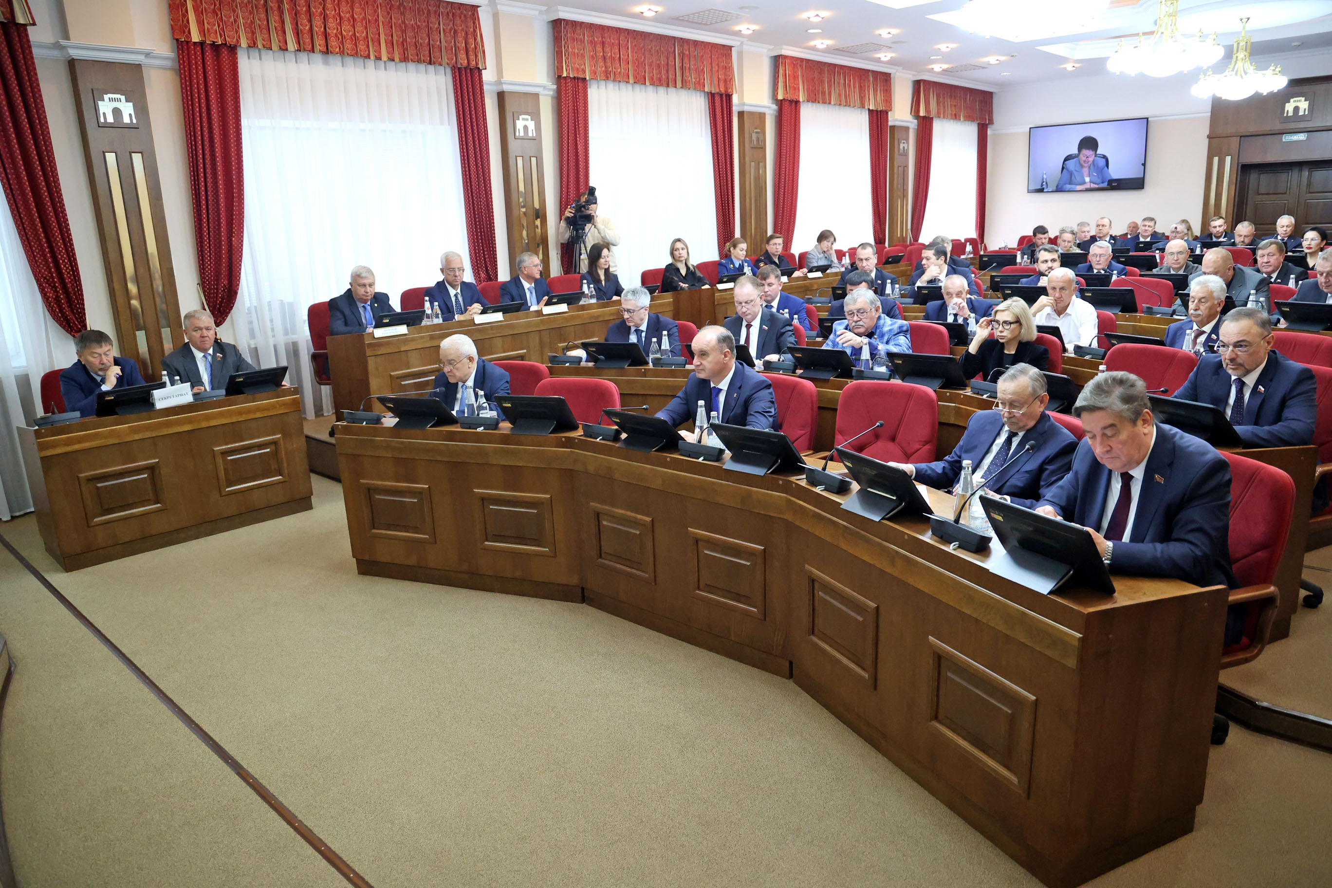 Депутаты поддержали проекты краевых законов, регулирующих бюджетную сферу