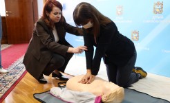 Депутатов и сотрудников аппарата Думы Ставрополья научили оказанию первой помощи