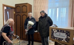 Дмитрий Судавцов поздравил с приближающимися новогодними праздниками ветерана