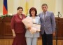 Краевые законодатели вручили награды Думы Ставрополья работникам социальной сферы
