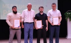 В Туркменском и Арзгирском муниципальных округах прошли торжественные мероприятия, посвящённые Дню медицинского работника