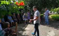 Отчетные встречи депутатов в Труновском муниципальном округе продолжаются