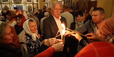 Николай Великдань доставил частицу Благодатного огня в храм Ипатовского округа