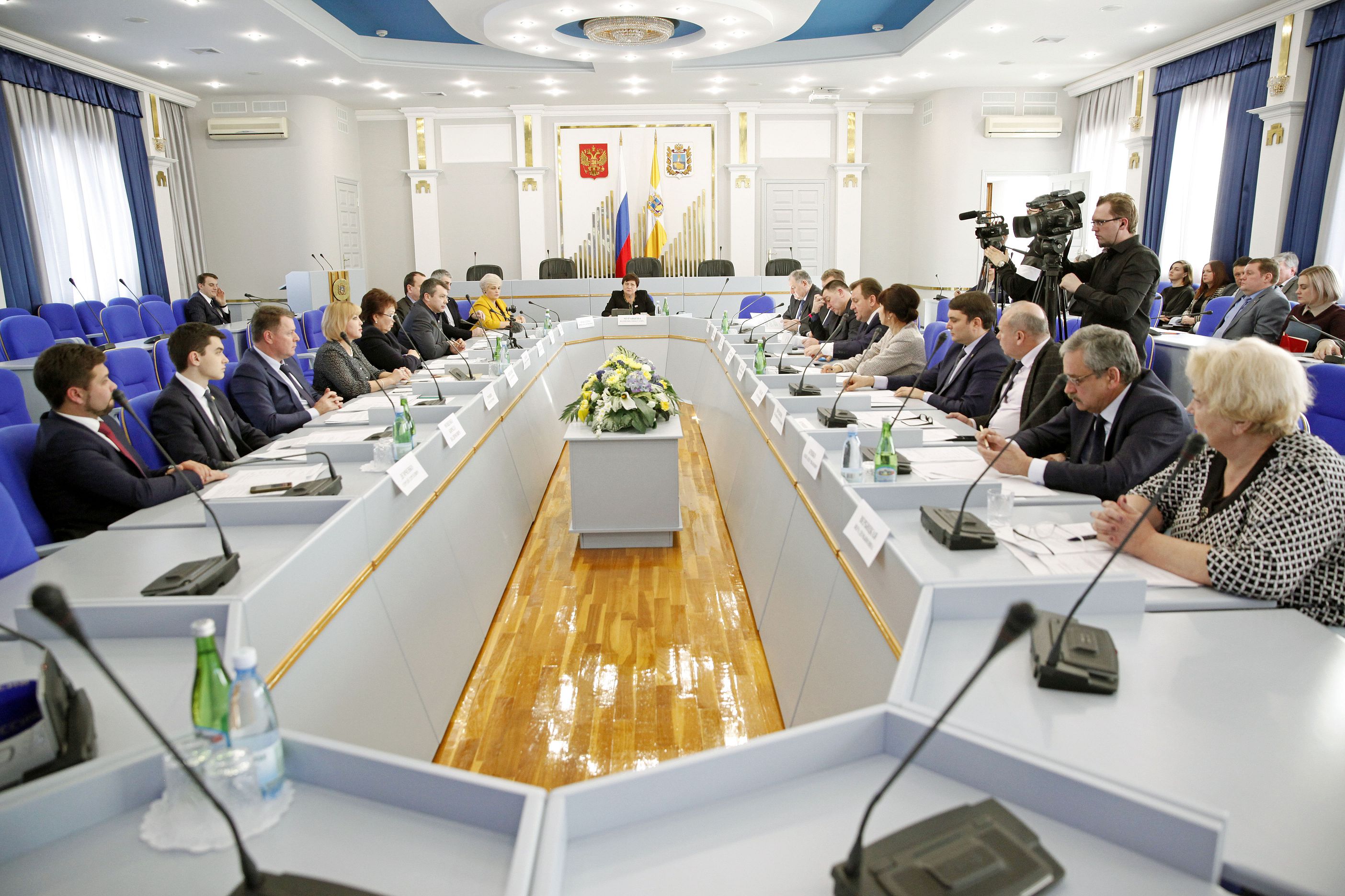 Депутаты аграрного комитета законодательного нижегородского района. Заседание комитета. Заксобрание нсо новости аграрный комитет. Индустриальный комитет сми. Комитет по внутреннему транспорту.