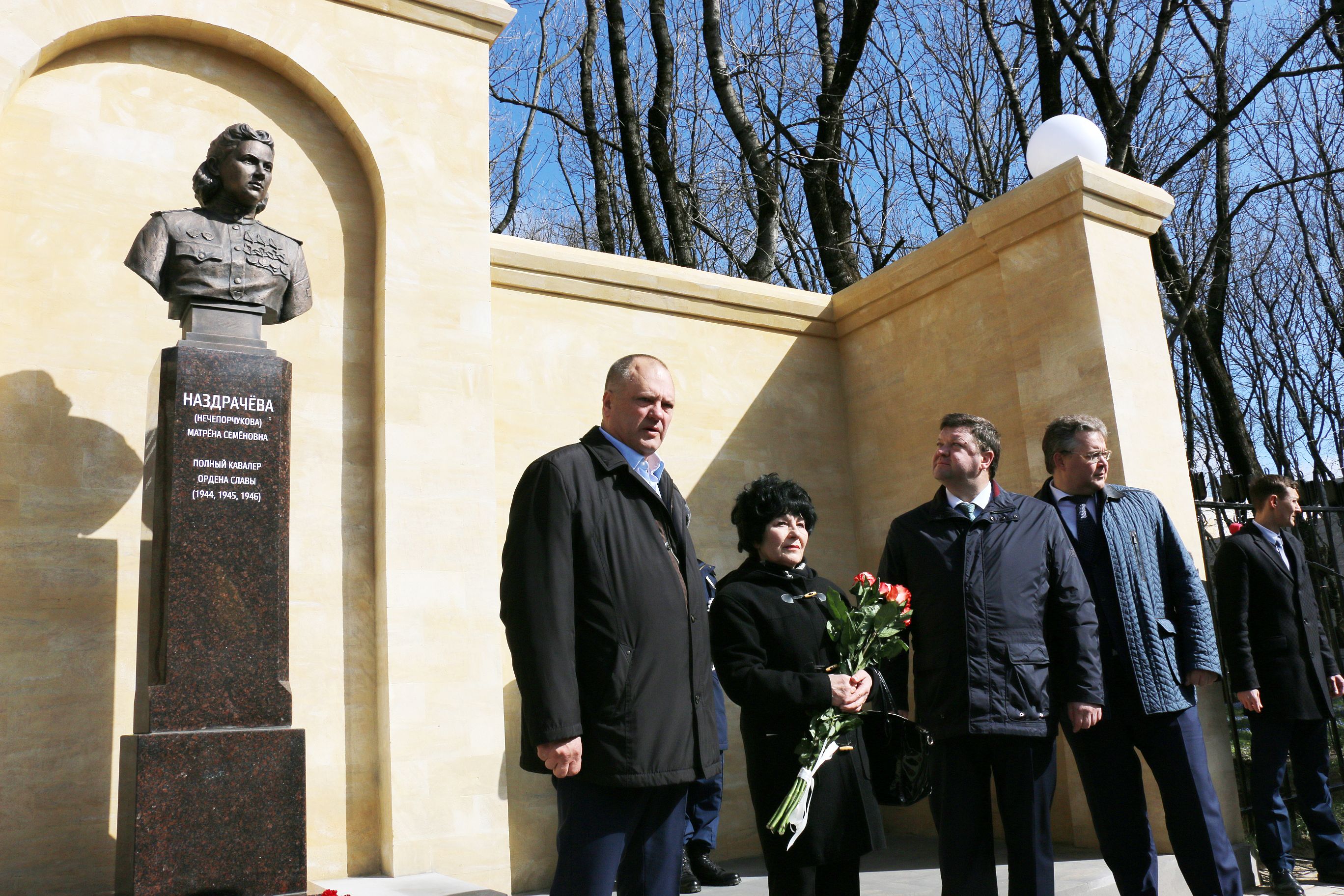 памятник матрене наздрачевой ставрополь. улица матрены наздрачевой 3/1 ставрополь. ставрополь матрены наздрачевой. памятник евдокии бершанской ставрополь. памятник нечепорчукова матрена семеновна.