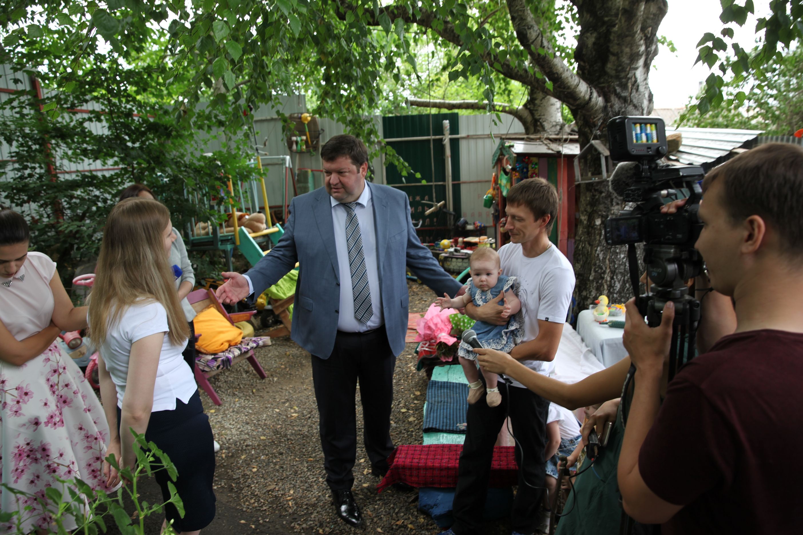 Многодетная семья ставрополь. Ставрополь многодетная семья даниловы. Многодетные в ставропольском крае. Многодетные семьи ставропольский край. Многодетная семья ставрополь.