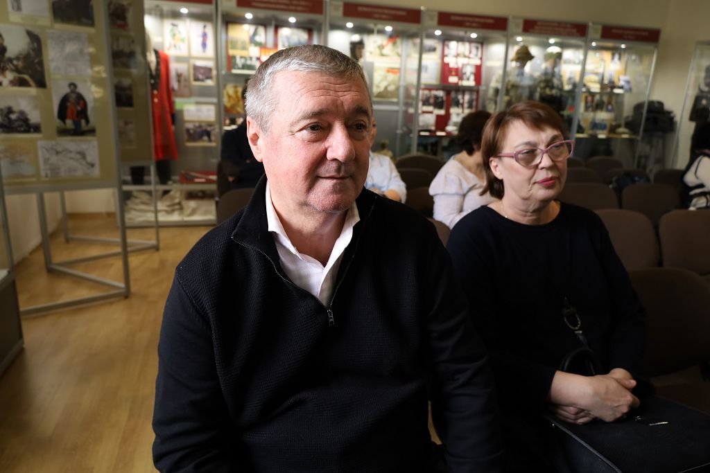 Content://media/external/downloads/4202. External storage android. Корпоративная база знаний. Content media external file. Система typo3.