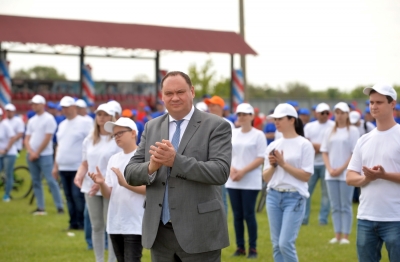 Алексей Завгороднев поздравил жителей своего округа с Днем России