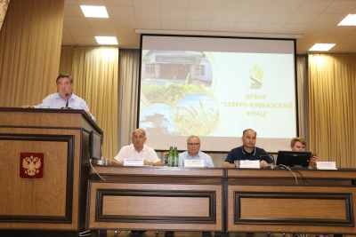 Депутаты краевой Думы приняли участие в работе оперативного штаба по уборке урожая зерновых
