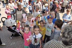 С праздника и мороженого начались летние каникулы для тысячи юных ставропольцев