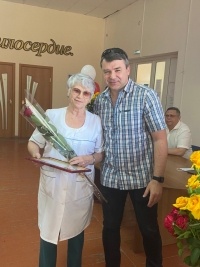 Краевой парламентарий поздравил и наградил медработников Труновского округа